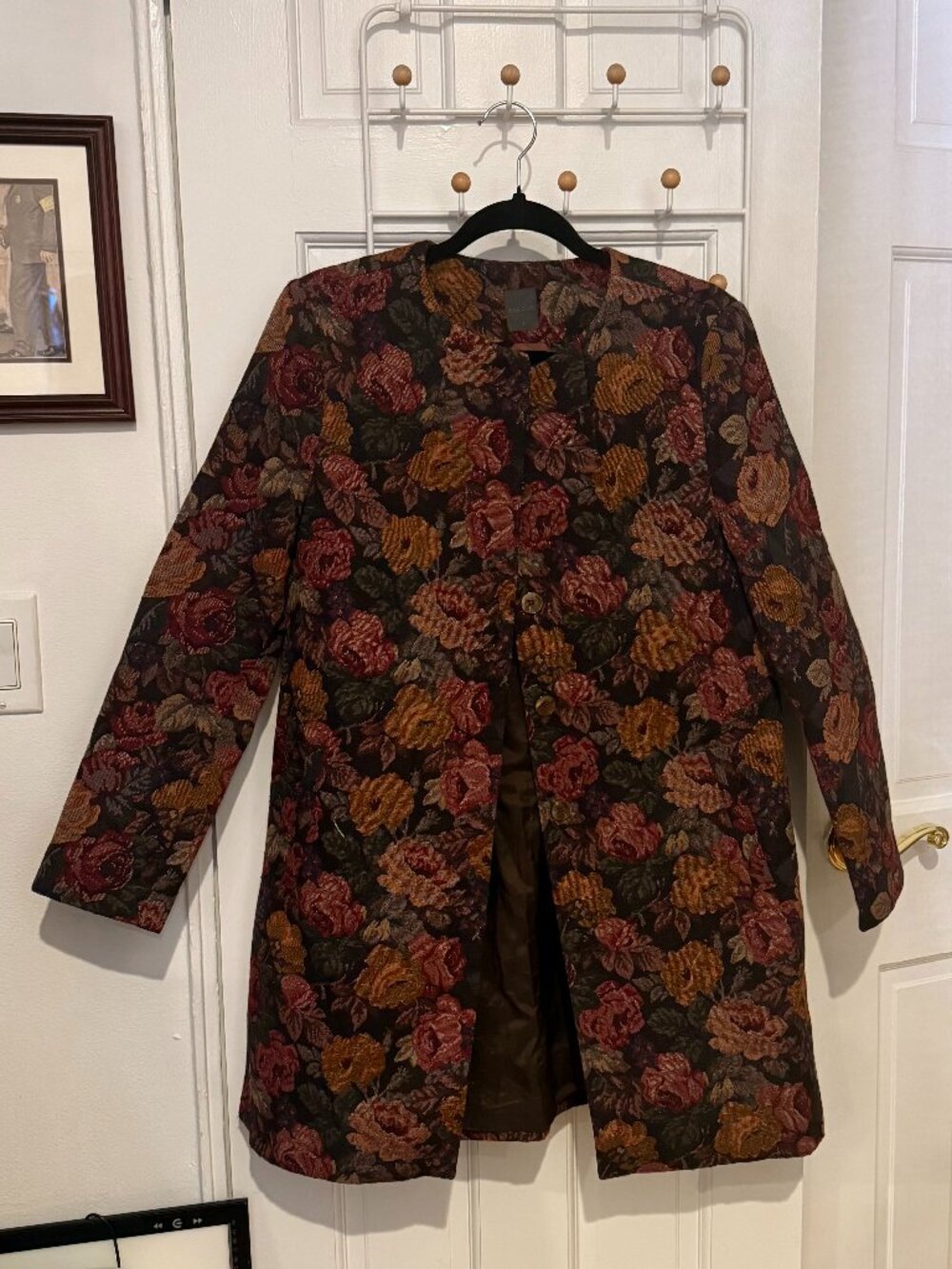 Yargici Floral Tapestry Jacquard Coat – Collarless, Button Front – Medium